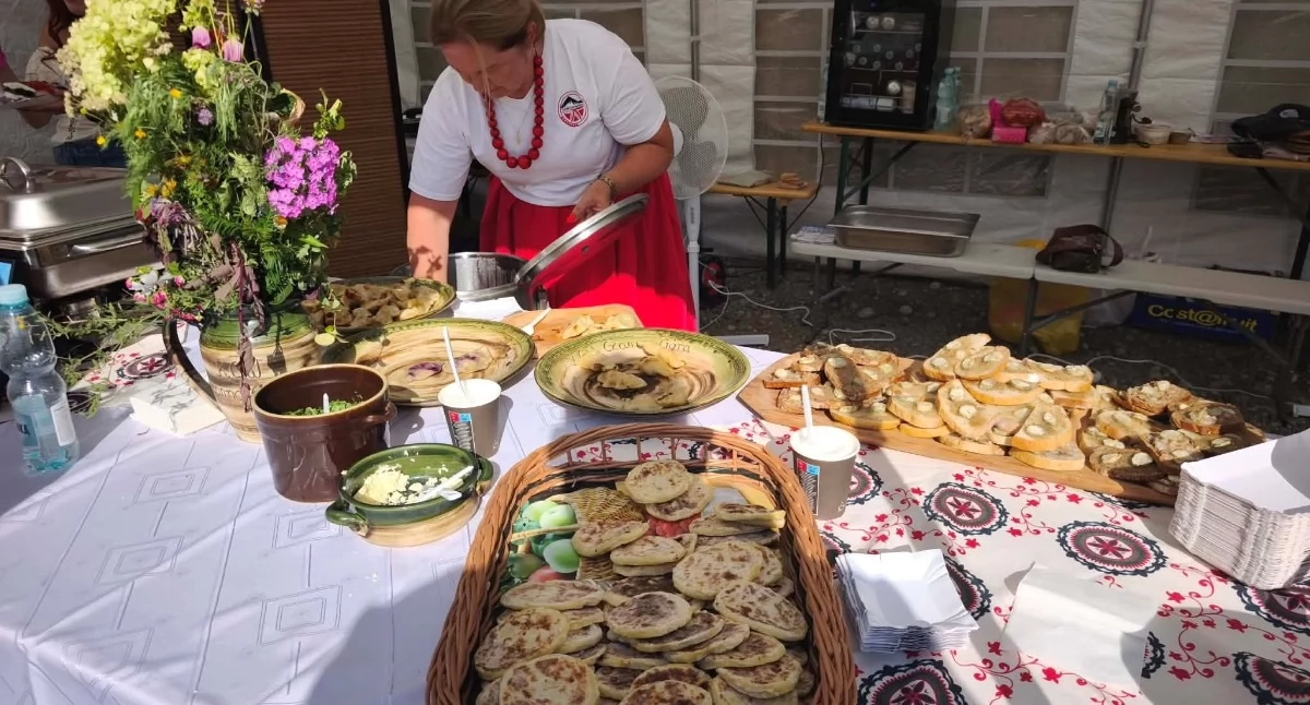 Festyny i pikniki, Festyn Czarnogórski Było regionalnie smacznie dużą dawką dobrej zabawy - zdjęcie, fotografia