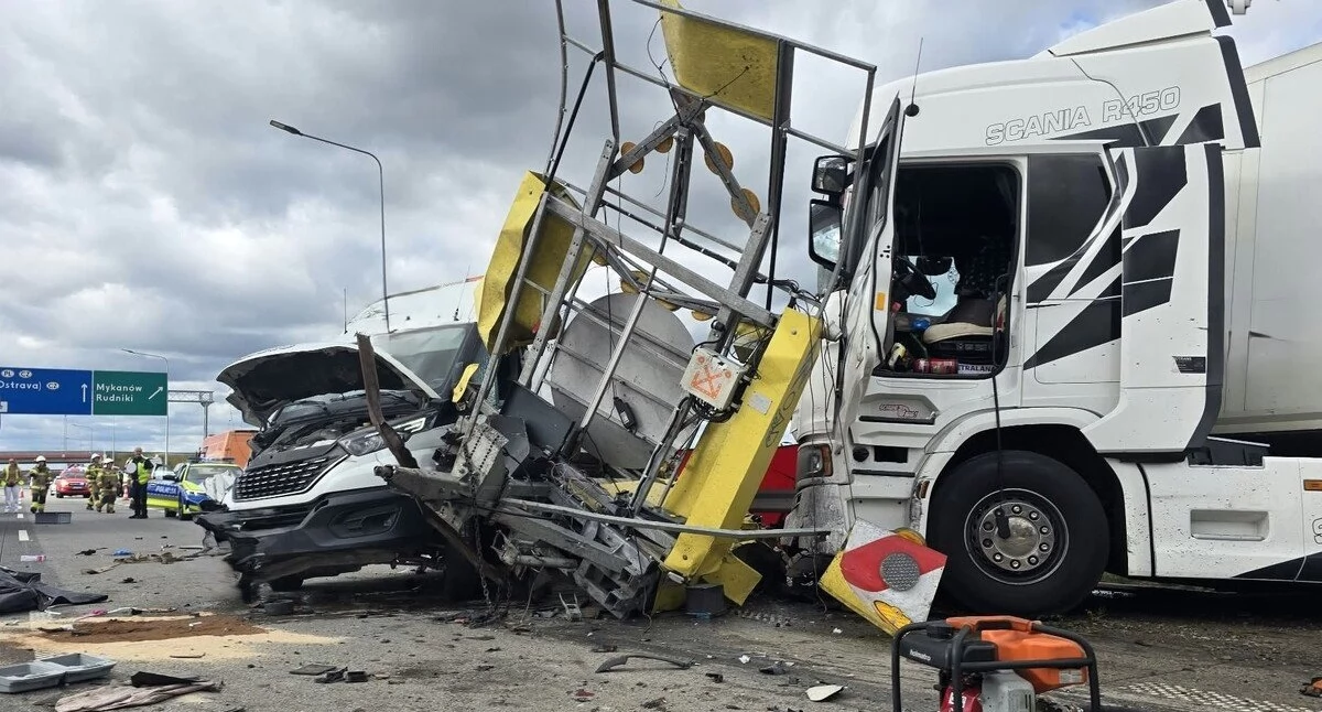 Wypadki, Tragiczny wypadek autostradzie Częstochową zginęło dwóch mieszkańców gminy Łapsze Niżne dwóch stanie ciężkim zabrano szpitala - zdjęcie, fotografia