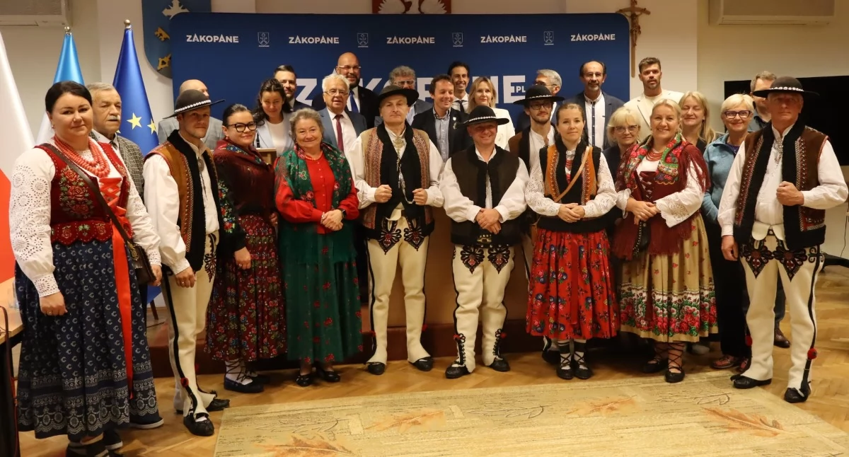 Samorząd, Miasta Zakopane stanęła obronie wizerunku Podhala górali - zdjęcie, fotografia