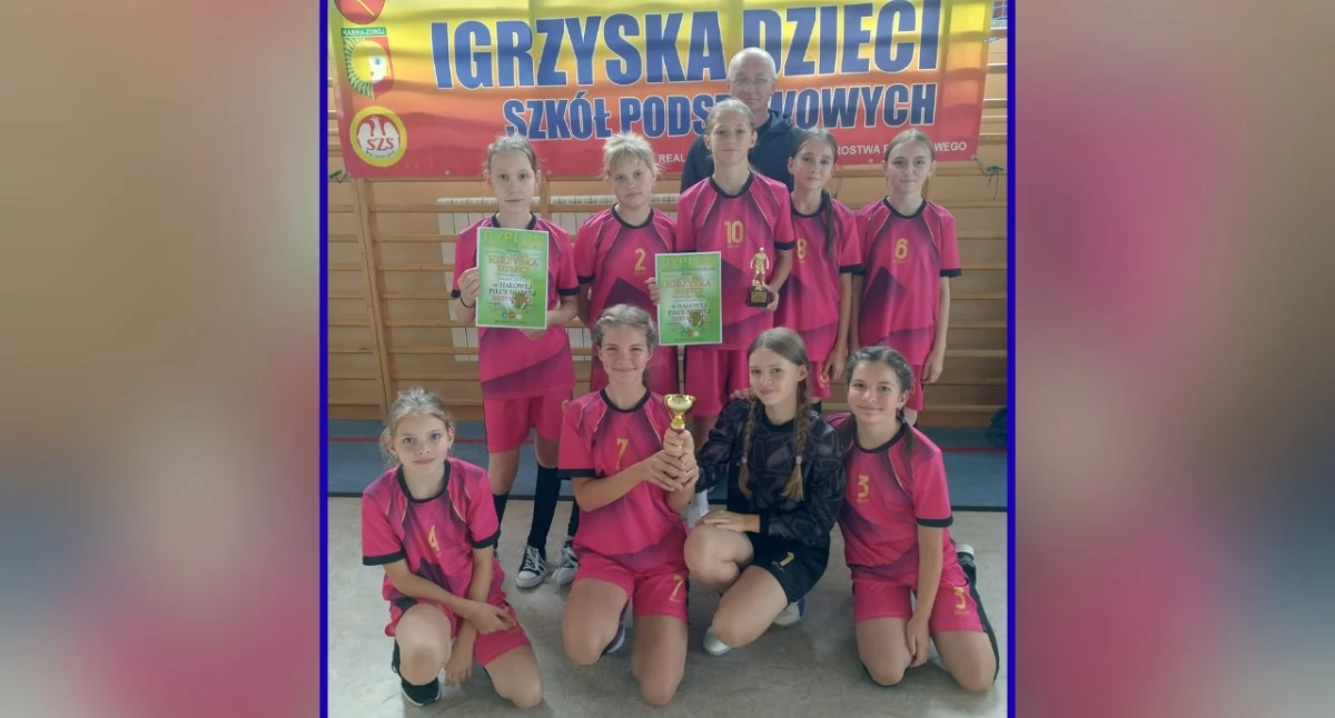Sport szkolny, Turniej halowy Spytkowicach wygrała Podsarniu - zdjęcie, fotografia