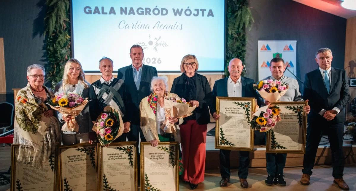 Samorząd, Siedmioro mieszkańców gminy Poronin otrzymało nagrody Carlina Acaulis - zdjęcie, fotografia