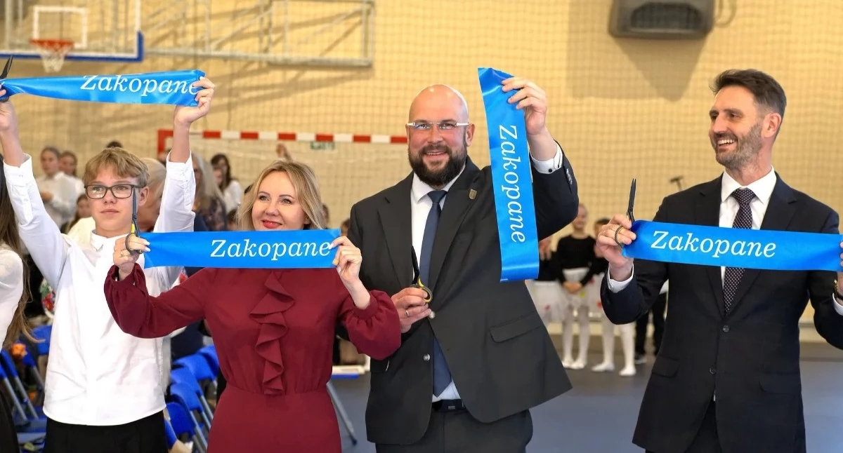 Inwestycje, sportowa Szkole Podstawowej Zakopanem oficjalnie otwarta - zdjęcie, fotografia