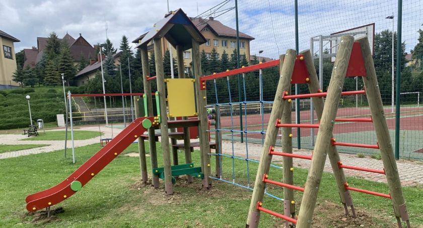 Plac zabaw w Rabie Wyżnej
