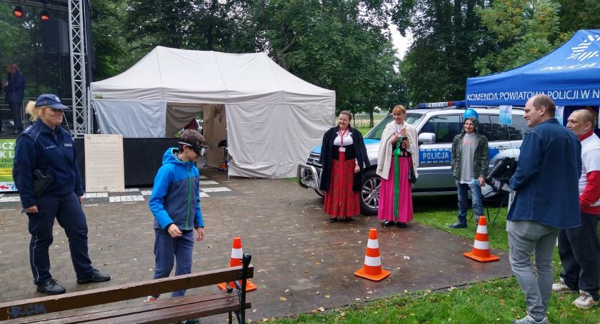 Nowotarscy policjanci na pikniku profilaktycznym  Fot. KPP Nowy Targ