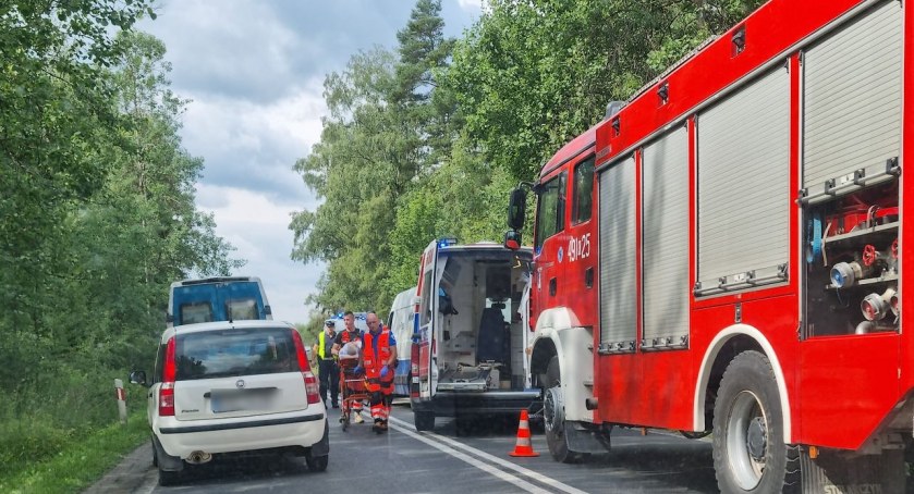 Zderzenie dwóch samochodów w Nowym Targu/fot. czytelnik