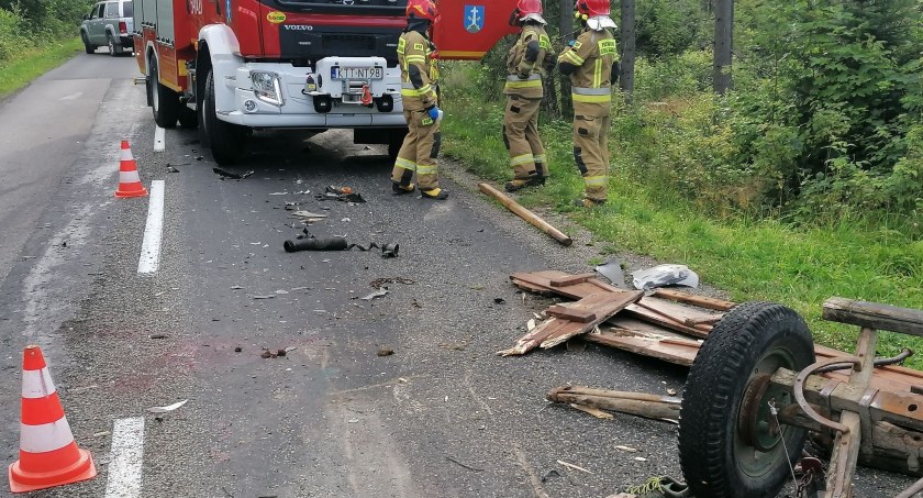 Samochód uderzył w zaprzęg konny/ Fot. OSP Bukowina Tatrzańska