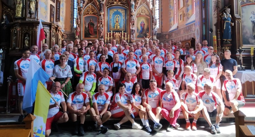 Zdjęcie uczestników XIV Góralskiej Pielgrzymki Rowerowej / fot. Anna Blańda