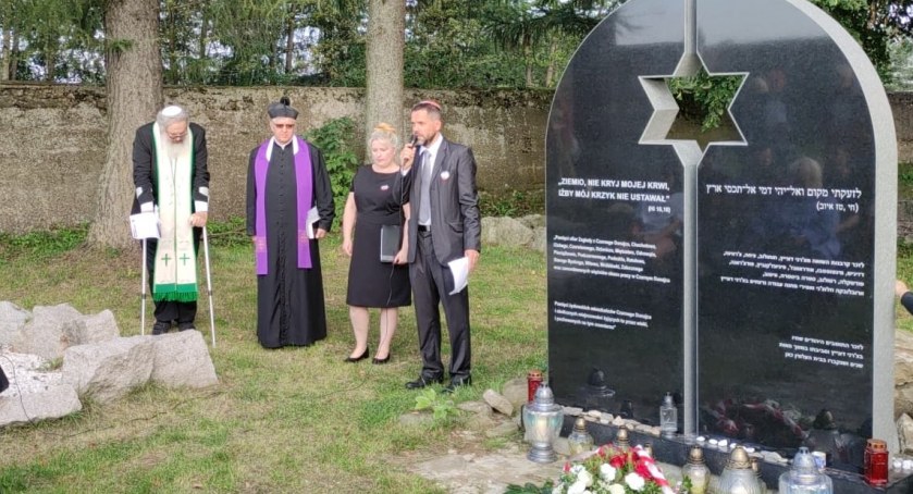Zdjęcie - Obchody 80. rocznicy zagłady żydowskich mieszkańców Czarnego Dunajca / fot. Piotr Duraj