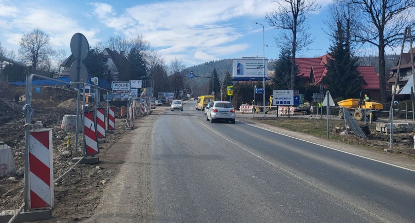 Ziemia osunęła się na budowie ronda / Fot. GDDKiA