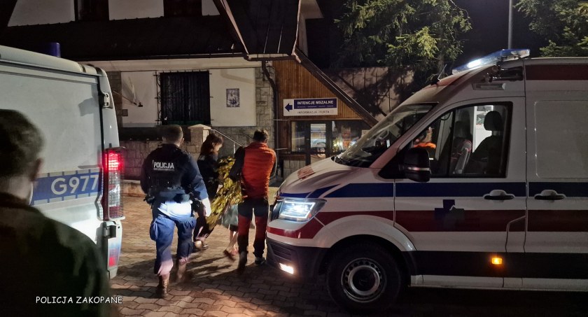 Mocno wychłodzoną kobietę odnaleziono w korycie rzeki / Fot KPP Zakopane