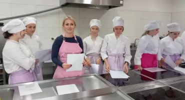 Monoporcje – sztuka deserów na jeden kęs