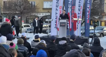 Stolica Podhala gości Sławomira Mentzena – tłumy na Rynku w Nowym Targu