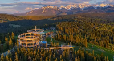 Małe Ciche. Otwarcie Ścieżki w Chmurach Sky Walk Serce Poronina już 31 maja – największy szklany taras w Europie czeka na gości