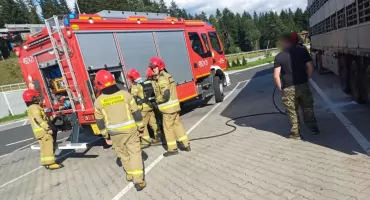 Pożar ciężarówki na MOP Zbójecka Góra – kierowca ugasił ogień przed przyjazdem straży