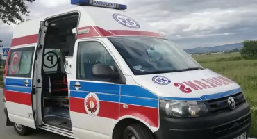 Zderzenie motocykla z samochodem osobowym na Przełęczy Knurowskiej