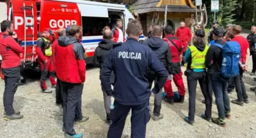 Wspólne szkolenie Policji i GOPR - ćwiczenia w trudnym terenie