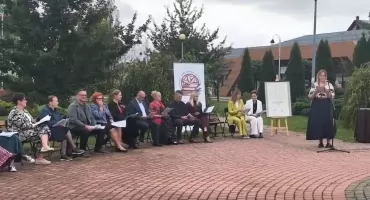 Narodowe Czytanie w Jabłonce – mieszkańcy sięgnęli po twórczość Jana Kochanowskiego
