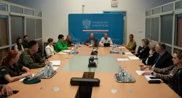 Obce drony nad Polską - służby w gotowości, wojewoda małopolski apeluje o spokój i rozwagę