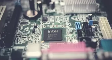 Przewodnik dla niezdecydowanych: AMD czy Intel? Jaki procesor wybrać i na co zwrócić uwagę?