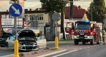 Zderzenie dwóch samochodów w Czarnym Dunajcu - trzy osoby w poszkodowane