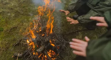 Wyjazd w survivalowym klimacie – szansa na zdobycie praktycznych umiejętności