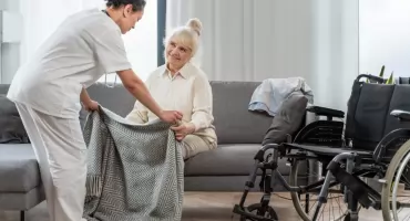 Rehabilitacja w domu opieki - jak wygląda?