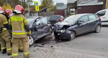 Utrudnienia w ruchu po zderzeniu aut w Waksmundzie. Na szczęście nikt nie ucierpiał