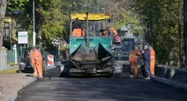 Nowa nawierzchnia na ulicy Sienkiewicza w Zakopanem – inwestycja nabiera tempa