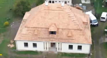 Rob-Gont z Czerwiennego odnowił dach zabytkowego dworu w Granicach