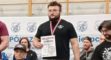 Brązowy medal Damiana Skupnia z Poronina na Mistrzostwach Polski w Trójboju Siłowym Klasycznym