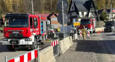 Uszkodzenie gazociągu w Tylmanowej podczas budowy mostu - ewakuowano 40 osób