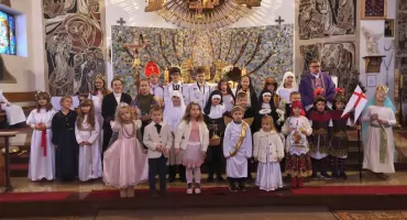 Korowód Świętych w Podczerwonem – dzieci przypomniały o wartościach i wierze