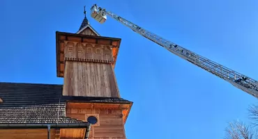 Strażacy z Kościeliska i Zakopanego trenowali akcję ratowniczą w drewnianym kościele