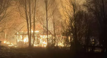 Spłonęły drewniane zabudowania w Zubrzycy Dolnej