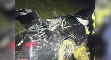 Na Zakopiance auto wypadło z drogi i uderzyło w skarpę