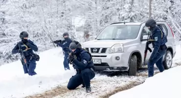 Uzbrojeni napastnicy, pożar bacówki i akcja ratunkowa – zaawansowane manewry w Nowym Targu
