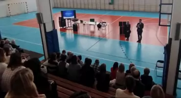 Spotkanie w Czarnym Dunajcu z sędzią Anną Marią Wesołowską o bezpieczeństwie dzieci i młodzieży