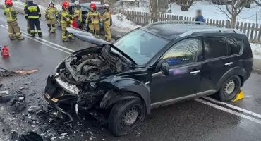 Wypadek na Krzeptówkach całkowicie zablokował drogę wojewódzką - jedna osoba poszkodowana