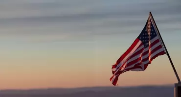 Biały paszport – co to jest i dlaczego stałym rezydentom USA tak bardzo zależy na tym dokumencie?