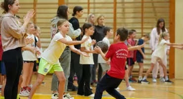 Sportowa rywalizacja najmłodszych w Nowym Targu podczas turnieju 