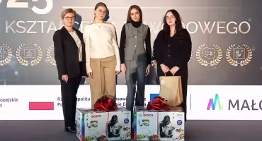 Uczennice ZSCKR Nowy Targ nagrodzone za kreatywne spojrzenie na dziedzictwo cukiernicze