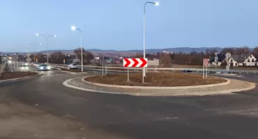 Nowe rondo na starej zakopiance Parkowej i Bohaterów Tobruku poprawia bezpieczeństwo