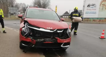 Zderzenie dwóch samochodów w Gronkowie w rejonie fotoradaru