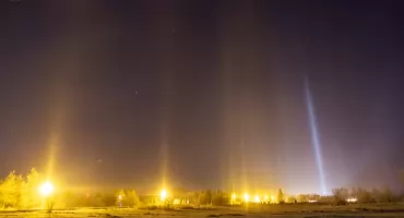 Świąteczne filary świetlne nad Podhalem 