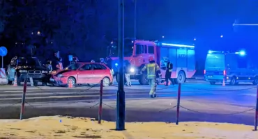 Częściowa blokada skrzyżowania w Nowym Targu po zderzeniu samochodów