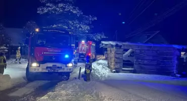 Pożar przy kotłowni w Ochotnicy Dolnej - szybka interwencja kilku zastępów straży