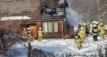 Pożar drewnianego domu w Ochotnicy Górnej