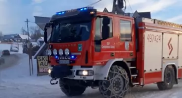 Niemowlak zabrany do szpitala - interwencja służb ratunkowych w Czerwiennem