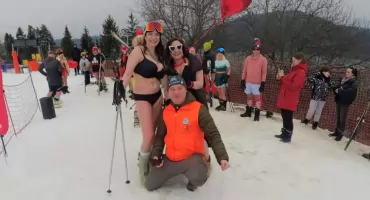 I Zlot Morsów w Niedzicy - walentynkowe morsowanie przez zjeżdżanie