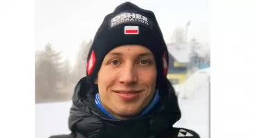 Kacper Tomasiak z brązem na dużej skoczni w Predazzo - kolejny olimpijski medal dla Polski